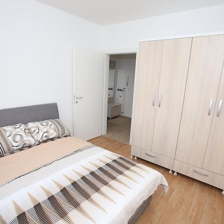 Apartmán Fast Sleep & Go 3 Paraćin Exteriér fotografie