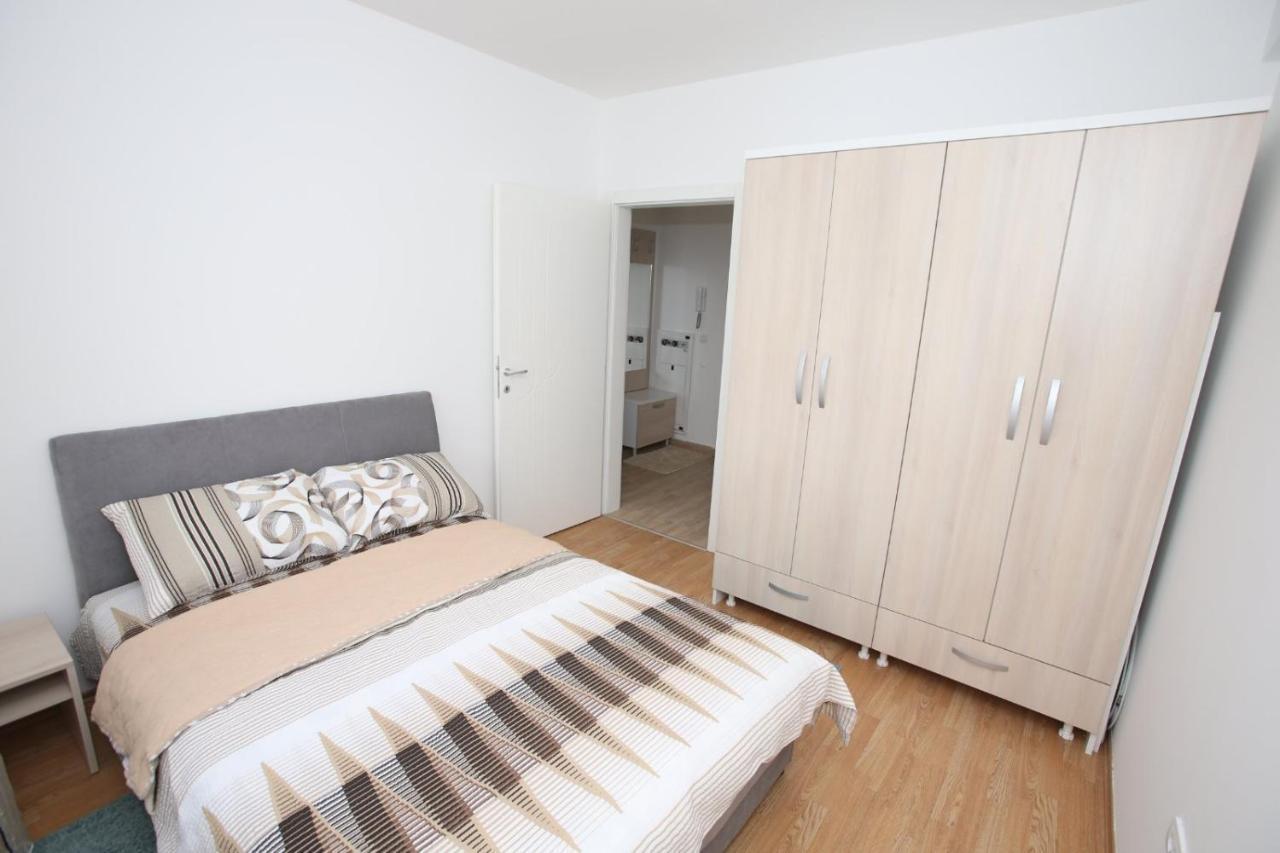 Apartmán Fast Sleep & Go 3 Paraćin Exteriér fotografie